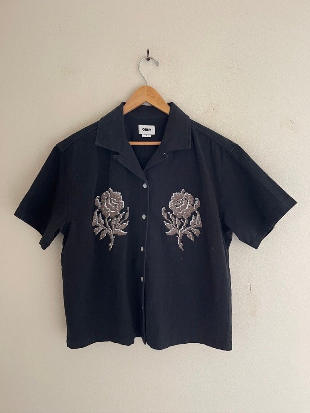 OBEY Rose Embroidered Black Short Sleeve 100% Cotton Blouse: NWOT! Size MEDIUM